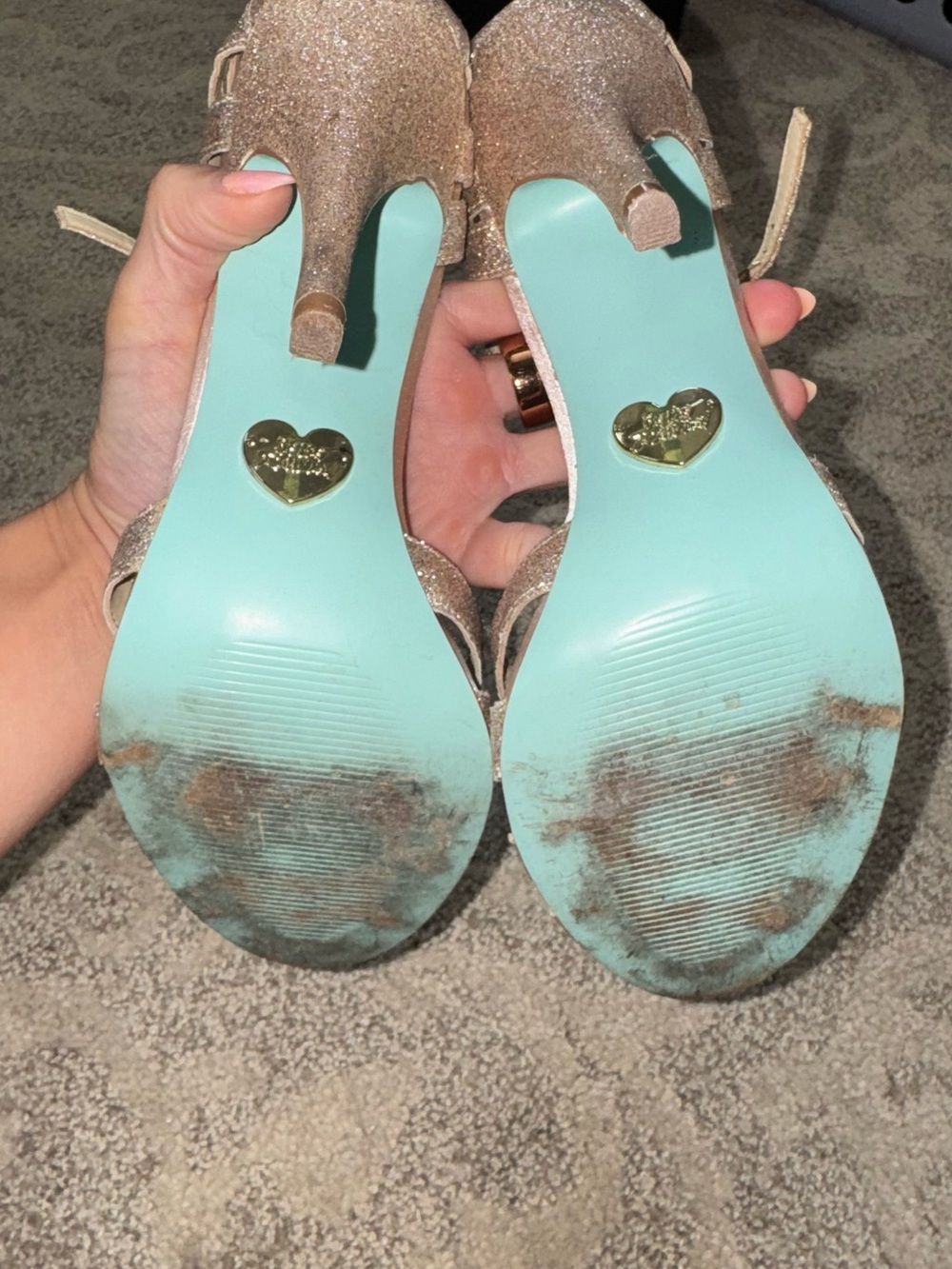 Heels - Picture 3 of 4